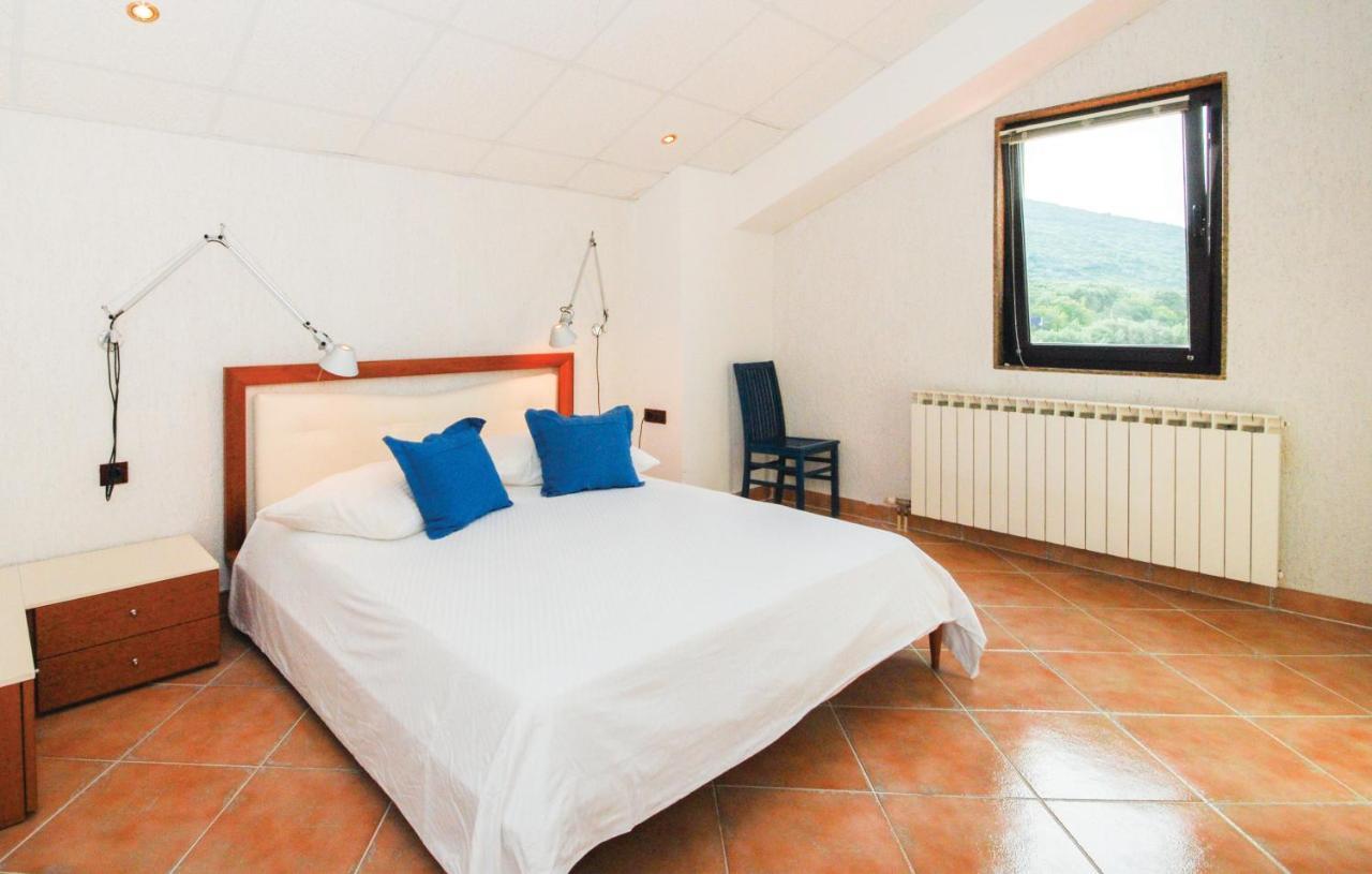 Hotel Zlatni Lav Мартиншчіца Екстер'єр фото