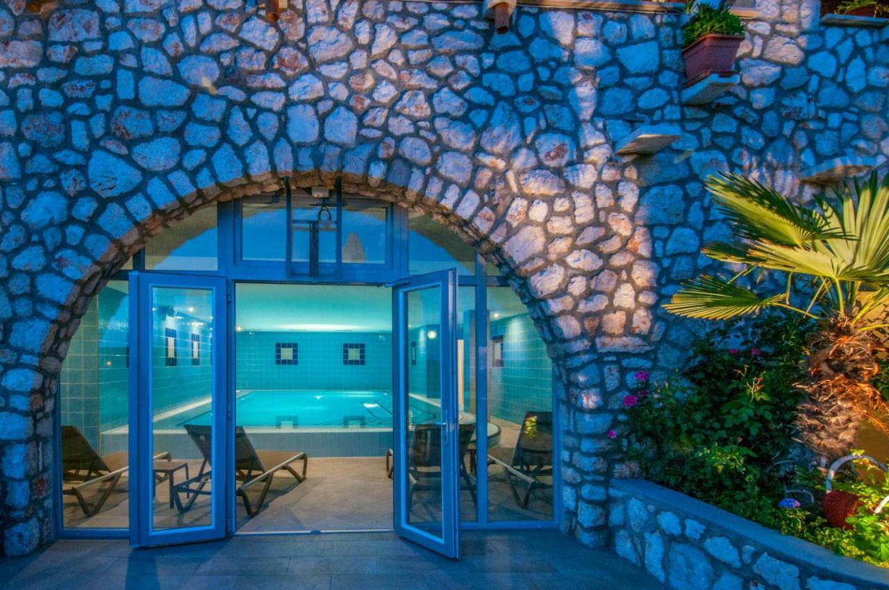Hotel Zlatni Lav Мартиншчіца Екстер'єр фото