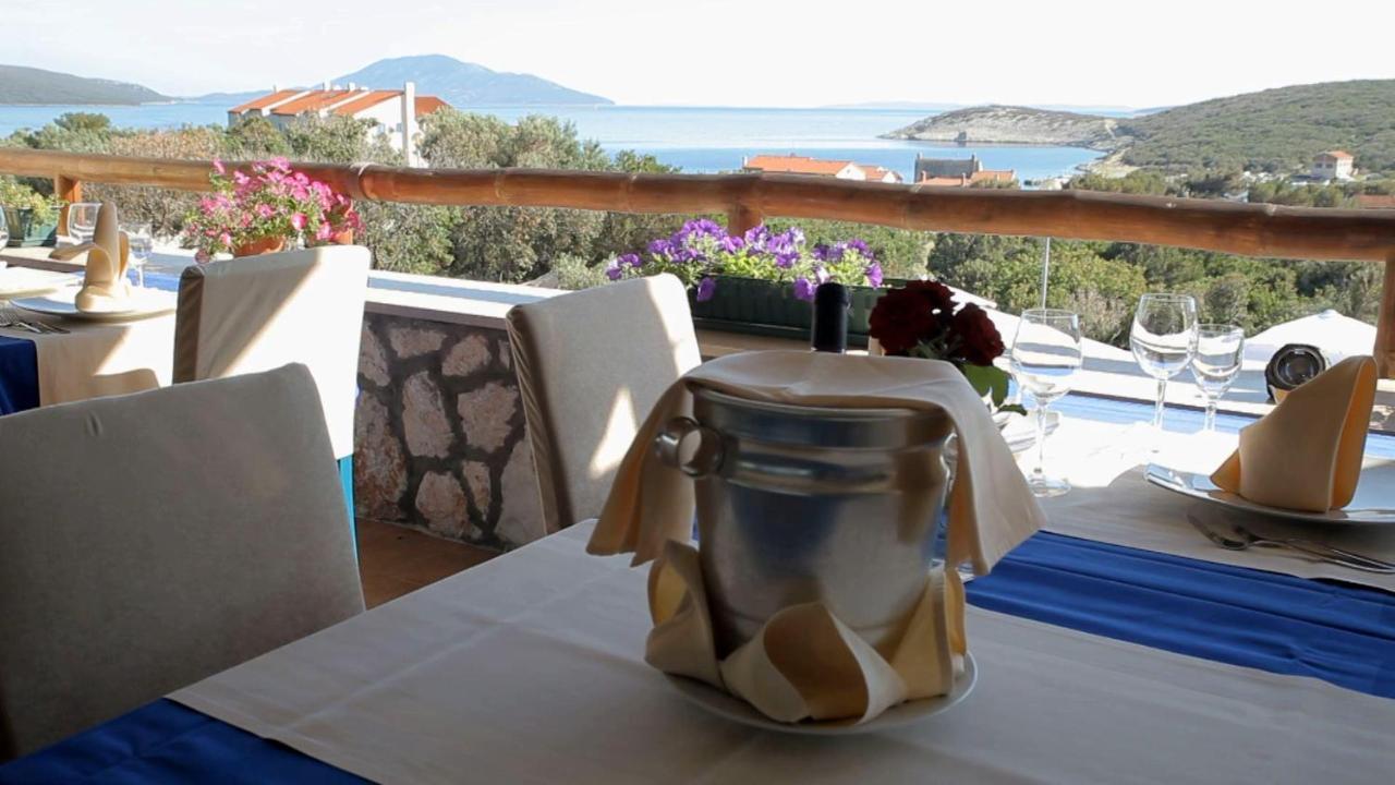 Hotel Zlatni Lav Мартиншчіца Екстер'єр фото