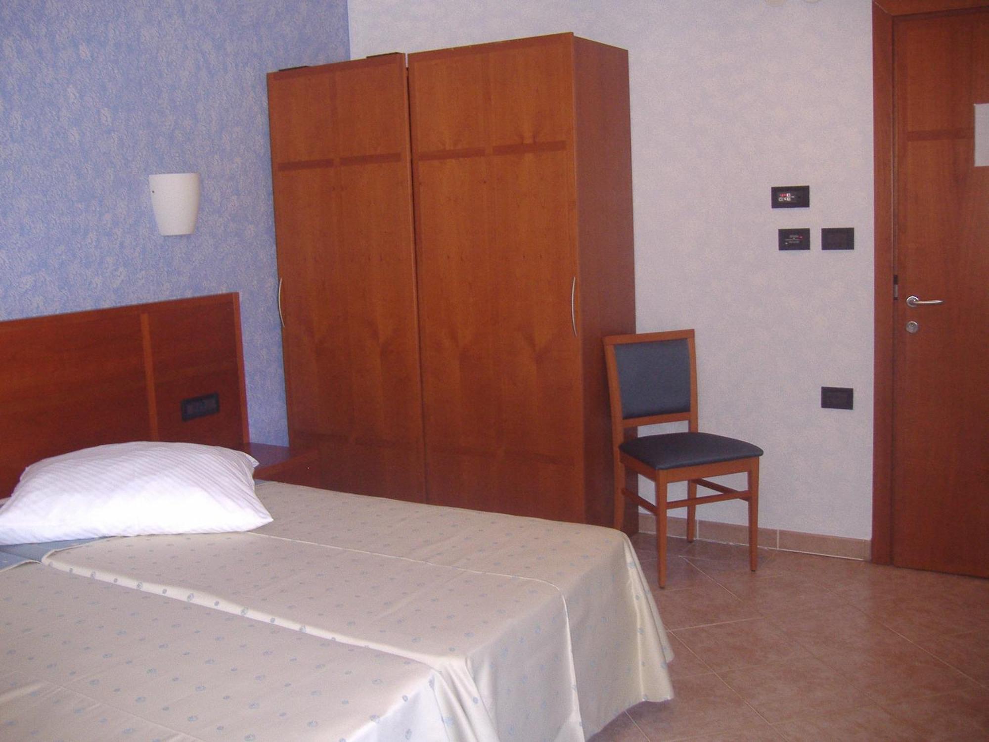 Hotel Zlatni Lav Мартиншчіца Екстер'єр фото