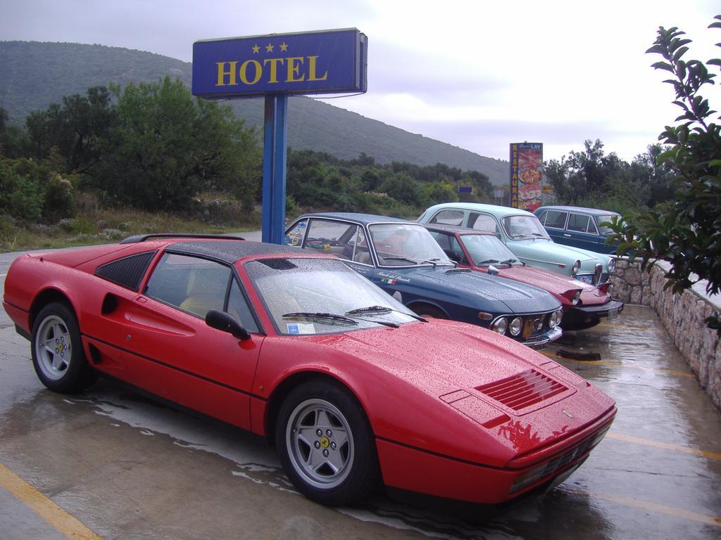 Hotel Zlatni Lav Мартиншчіца Екстер'єр фото