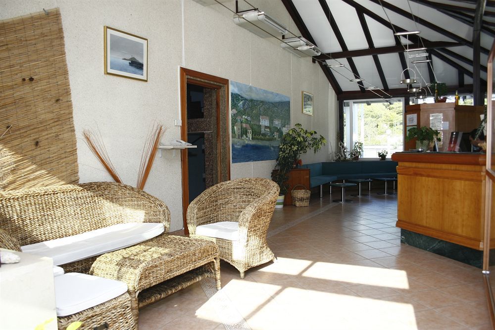 Hotel Zlatni Lav Мартиншчіца Екстер'єр фото